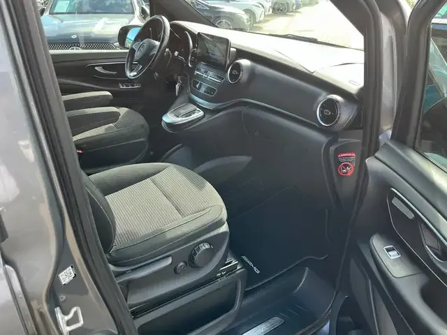 Mercedes-Benz V 250
