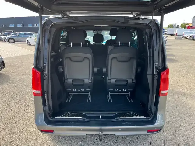 Mercedes-Benz V 250