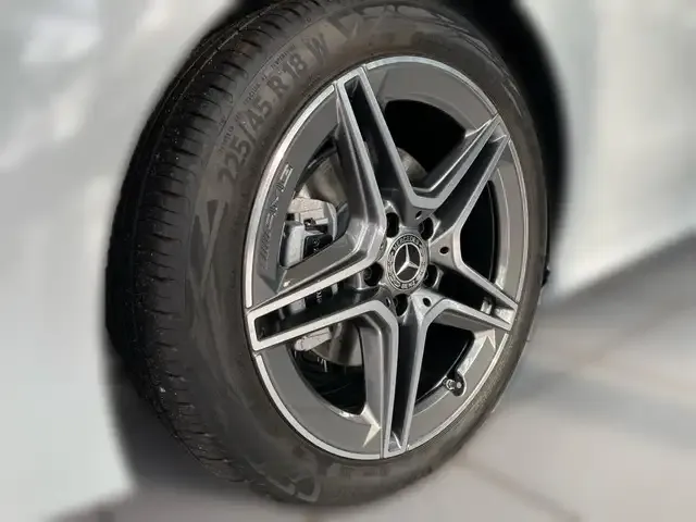 Mercedes-Benz CLA 180