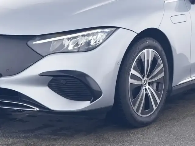 Mercedes-Benz EQE 300