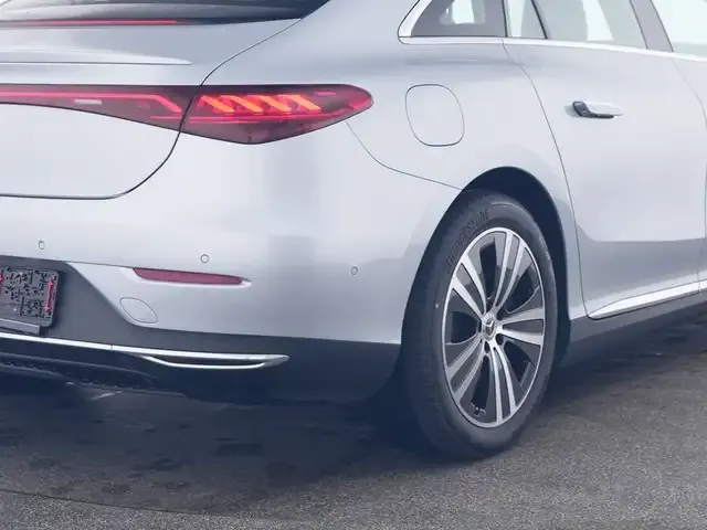 Mercedes-Benz EQE 300