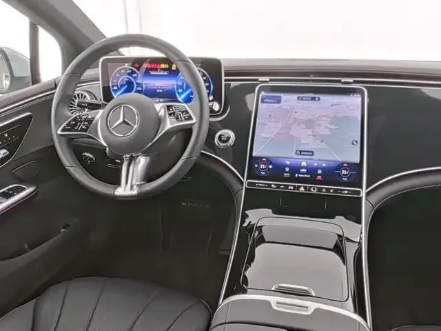 Mercedes-Benz EQE 300