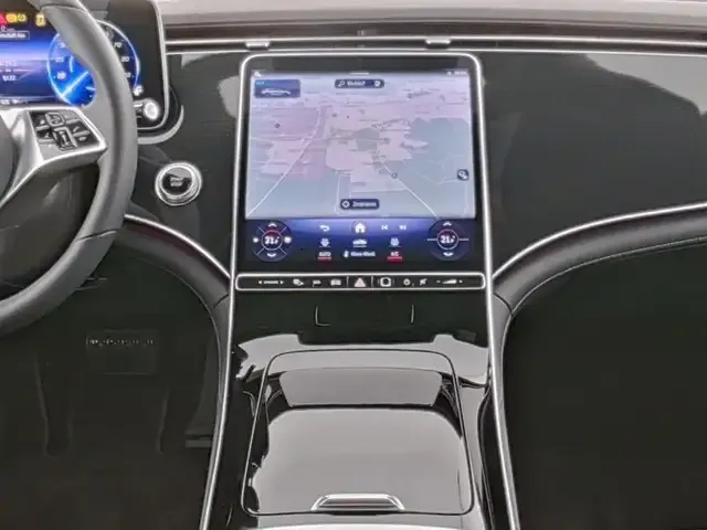 Mercedes-Benz EQE 300