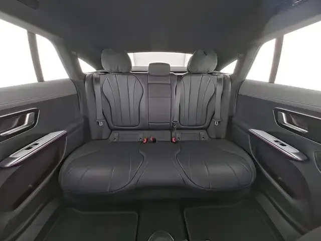 Mercedes-Benz EQE 300