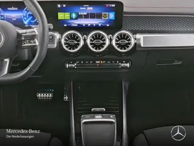 Mercedes-Benz EQB 300