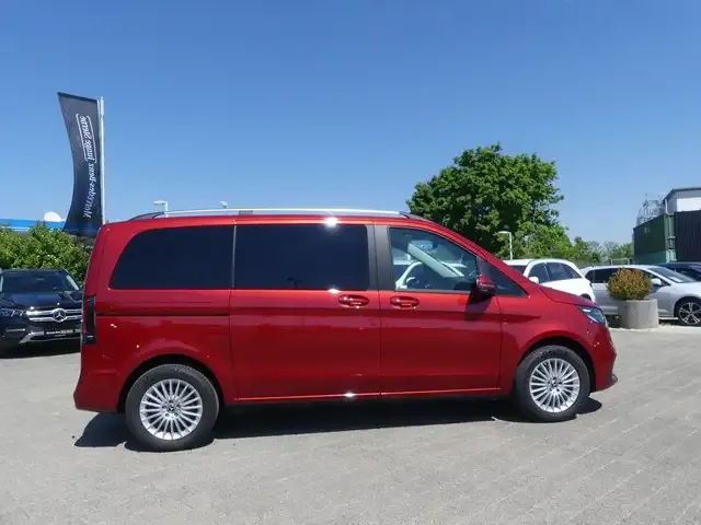 Mercedes-Benz V 220