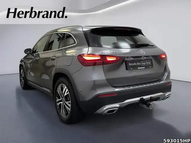 Mercedes-Benz GLA 200