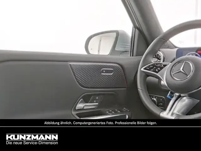 Mercedes-Benz EQB 300
