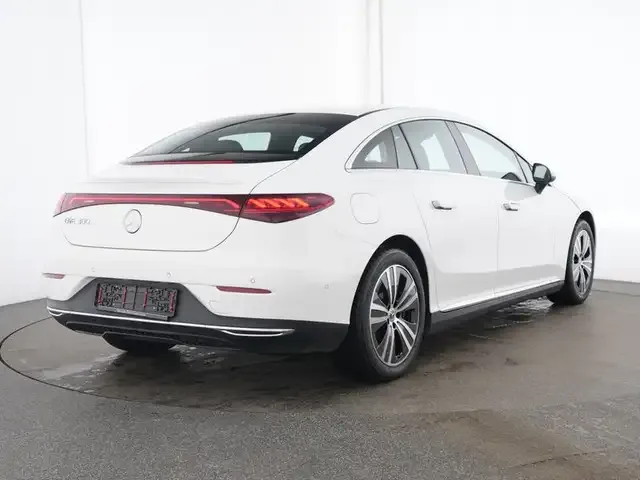 Mercedes-Benz EQE 300