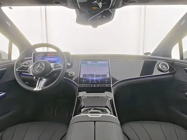 Mercedes-Benz EQE 300