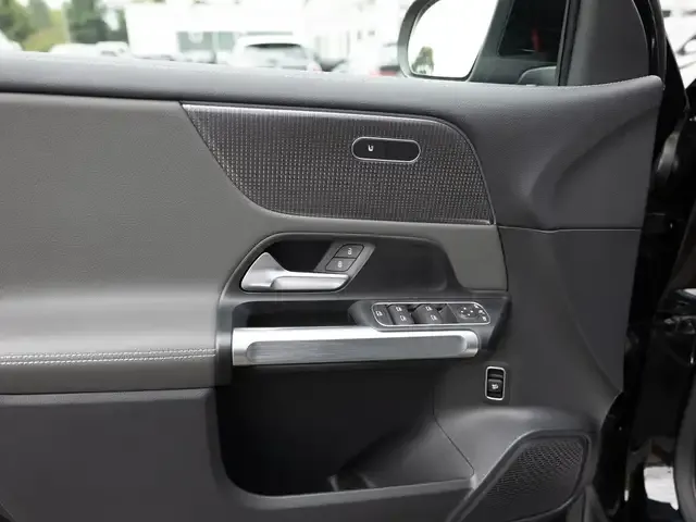 Mercedes-Benz EQB 350