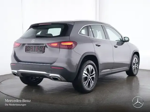 Mercedes-Benz GLA 220