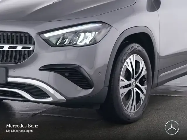 Mercedes-Benz GLA 220