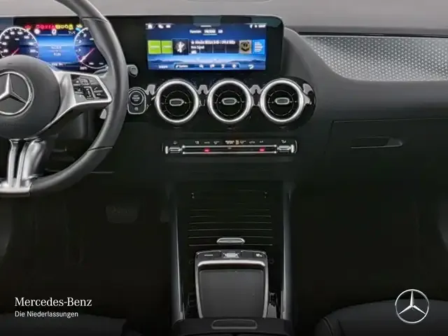 Mercedes-Benz GLA 220