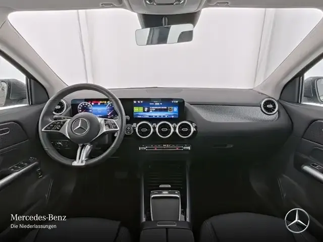 Mercedes-Benz GLA 220
