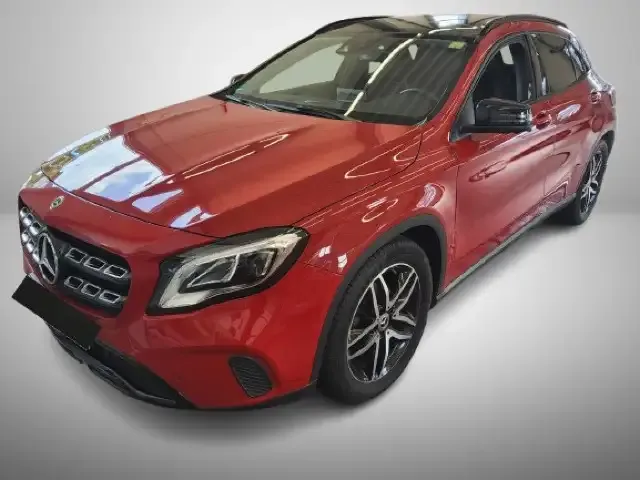 Mercedes-Benz GLA 200