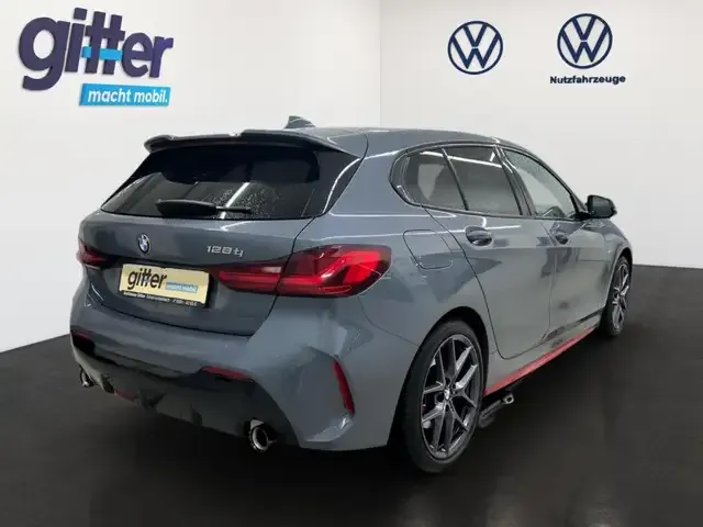 BMW 128
