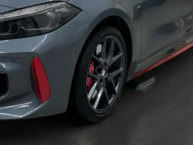 BMW 128