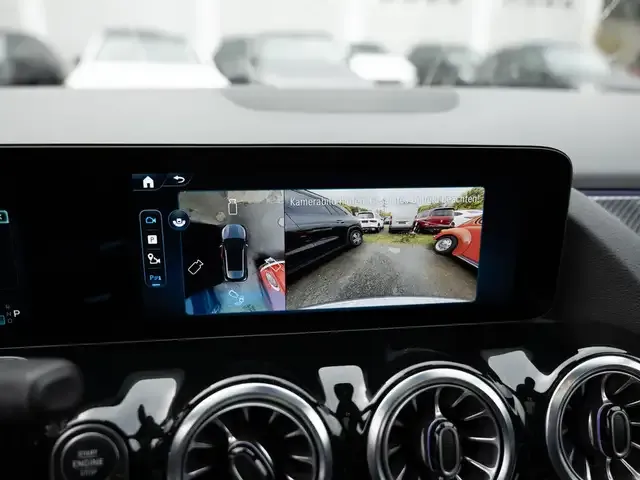 Mercedes-Benz GLA 220