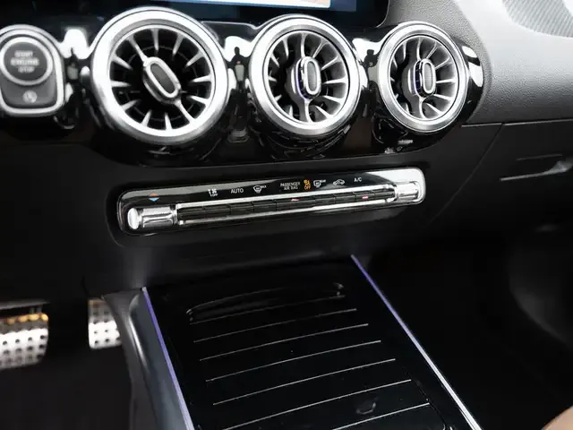 Mercedes-Benz GLA 220