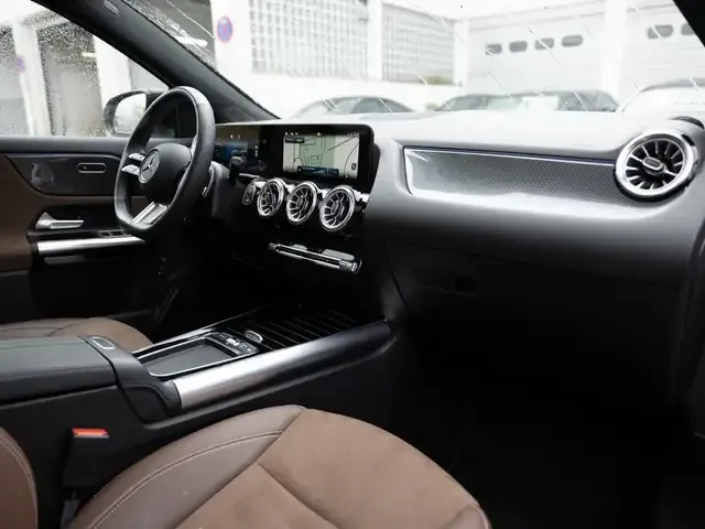 Mercedes-Benz GLA 220