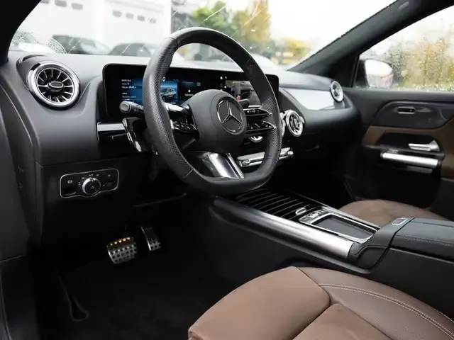 Mercedes-Benz GLA 220