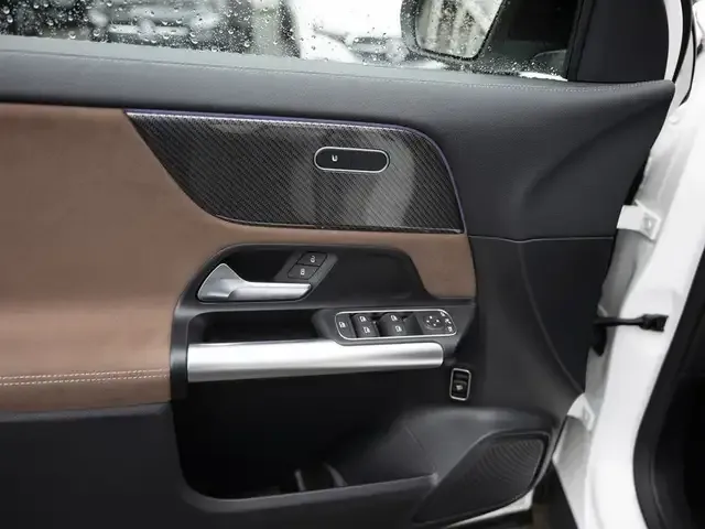 Mercedes-Benz GLA 220