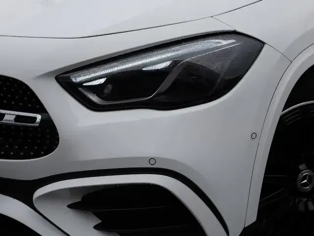Mercedes-Benz GLA 220