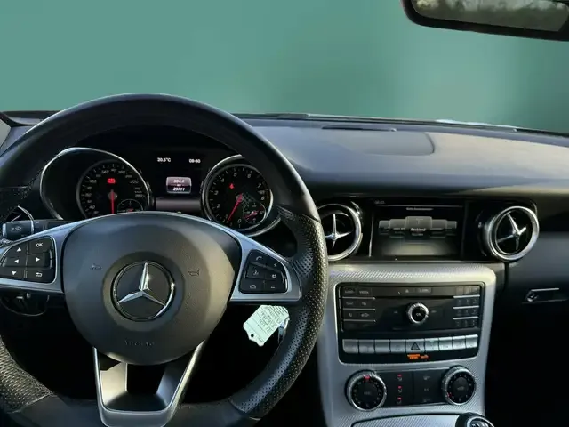 Mercedes-Benz SLC 200