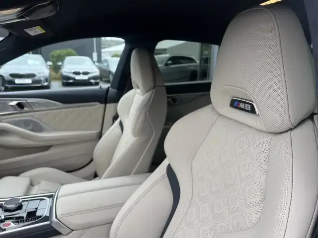 BMW M8