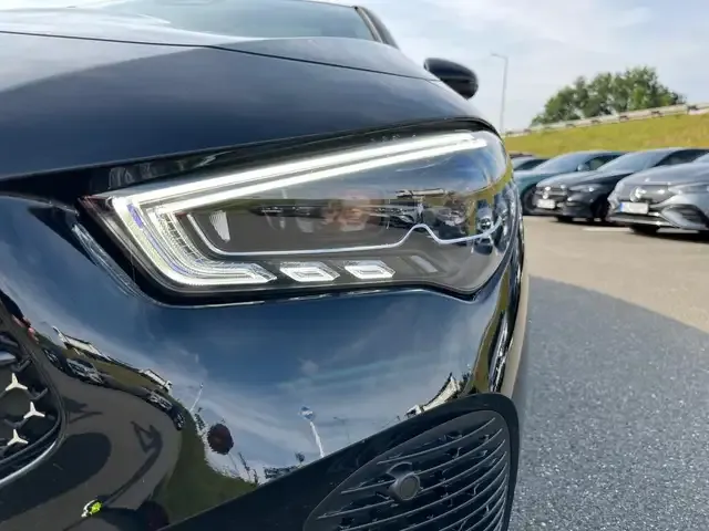 Mercedes-Benz CLA 180