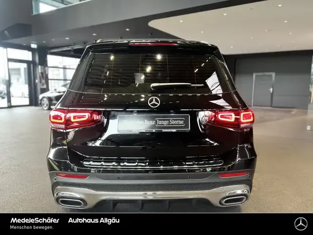 Mercedes-Benz GLB 180