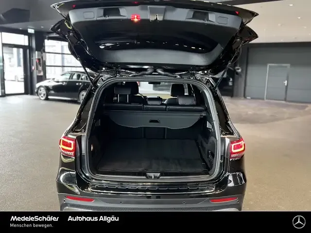 Mercedes-Benz GLB 180