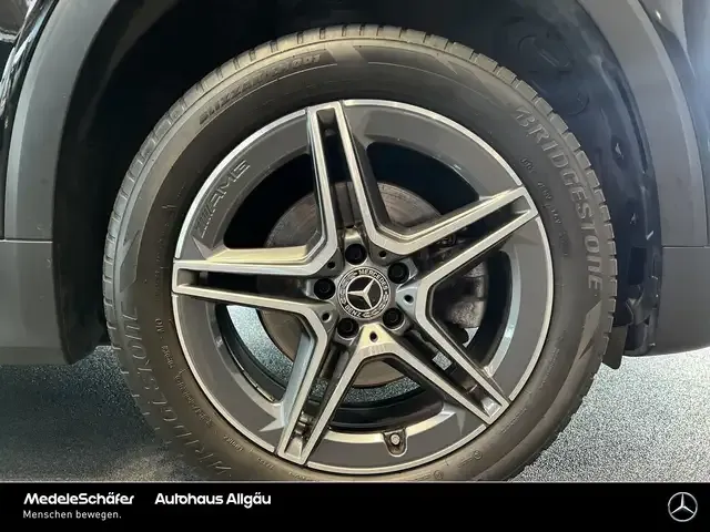 Mercedes-Benz GLB 180