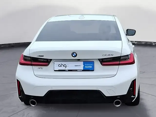 BMW 330