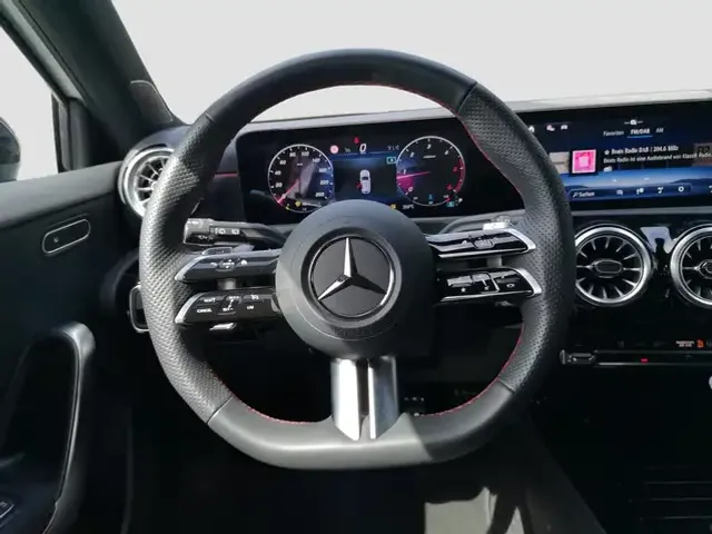Mercedes-Benz A 220