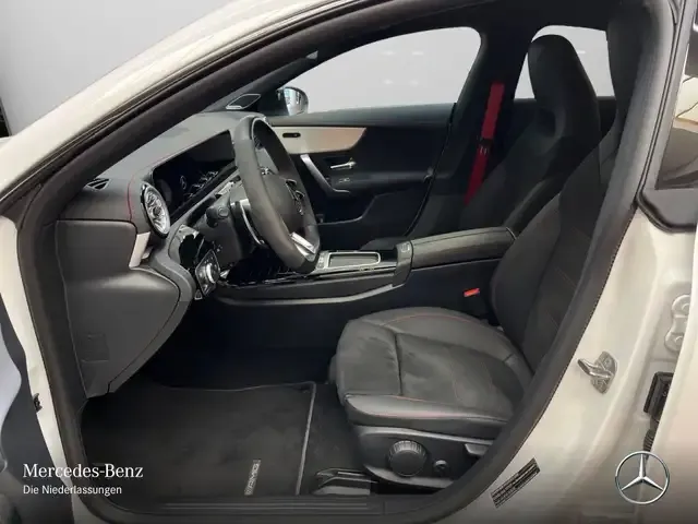 Mercedes-Benz CLA 35 AMG