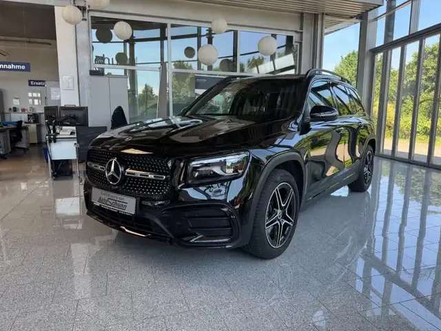 Mercedes-Benz GLB 220