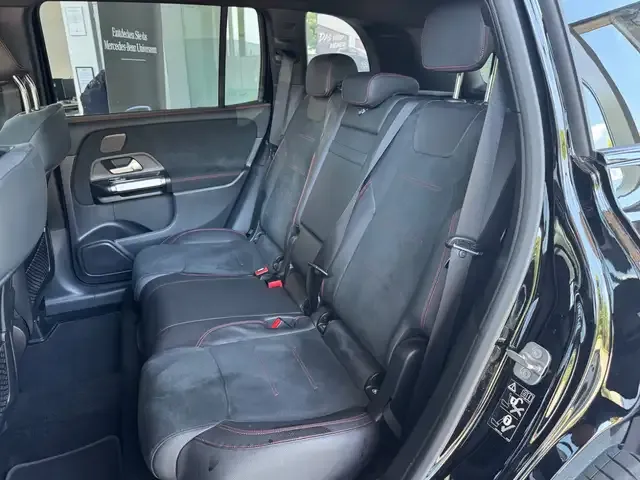 Mercedes-Benz GLB 220
