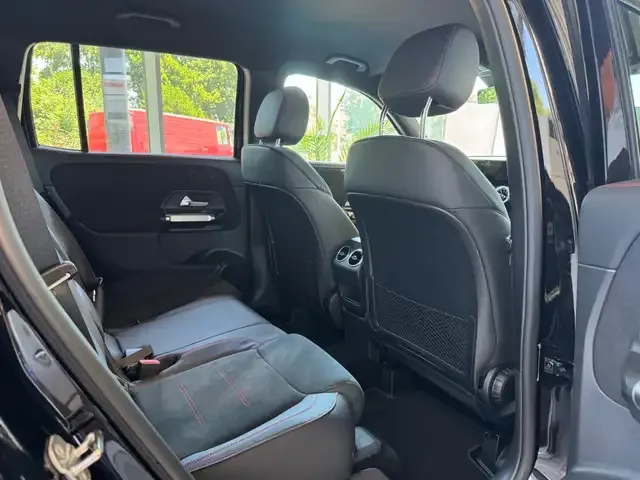 Mercedes-Benz GLB 220