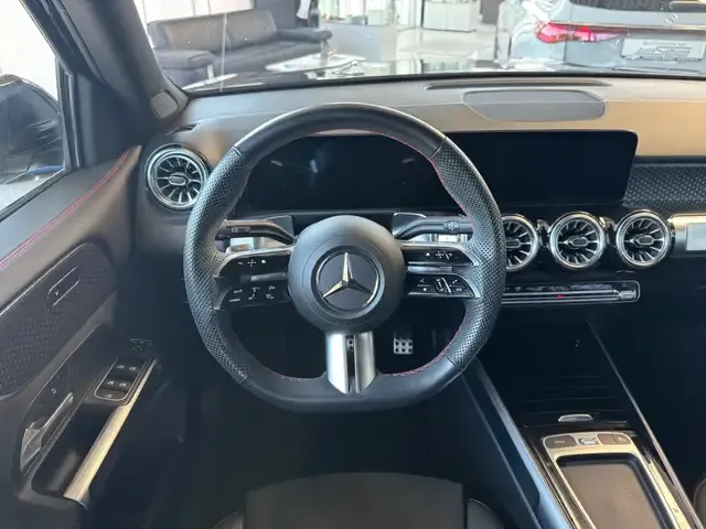 Mercedes-Benz GLB 220