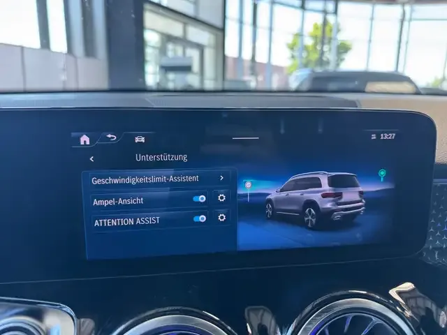 Mercedes-Benz GLB 220