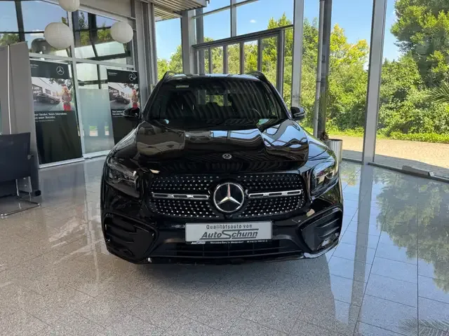 Mercedes-Benz GLB 220