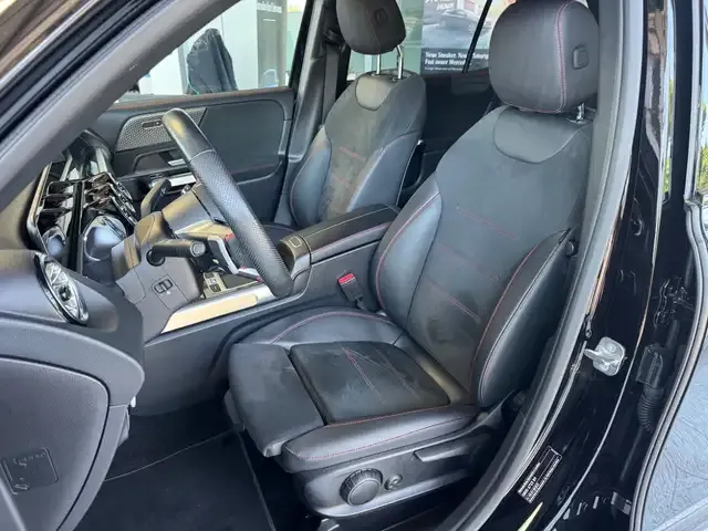 Mercedes-Benz GLB 220
