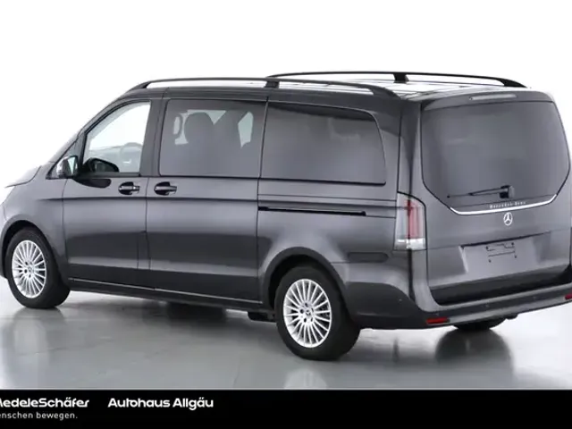 Mercedes-Benz V 220