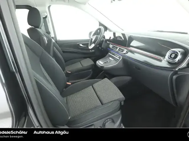 Mercedes-Benz V 220