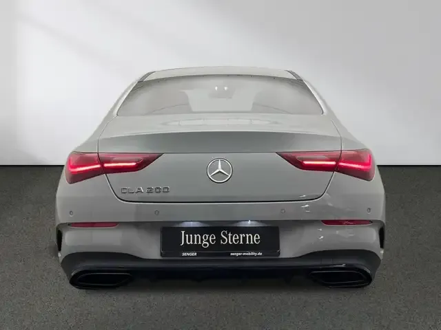 Mercedes-Benz CLA 200
