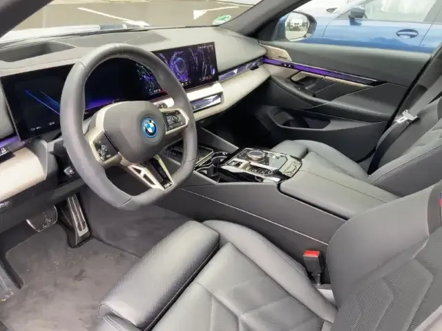BMW i5