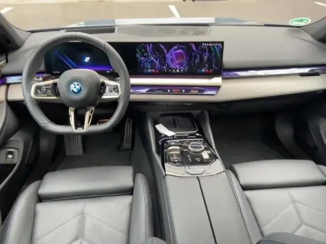 BMW i5