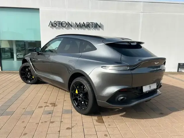 Aston Martin DBX